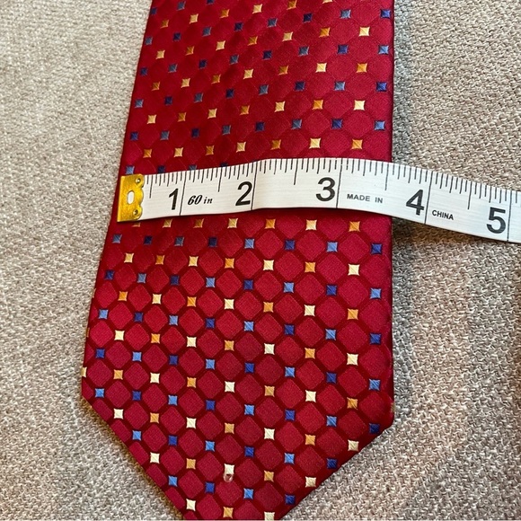 Jos A Bank Silk Made in the USA Diamonds Circles Gold Blue Red Professional Tie - Picture 3 of 10